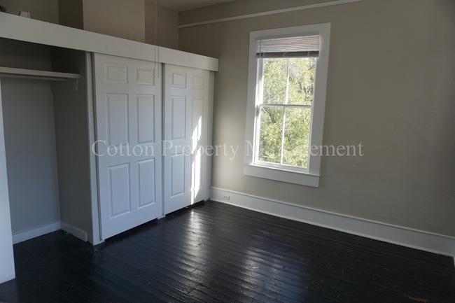 Building Photo - 2BR/1BA Stellar Apartment in Prime Locatio...