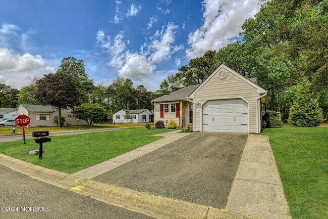 Building Photo - 35 Auburn St