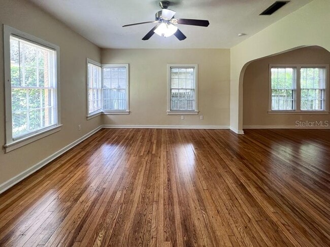 Building Photo - 2734 SW 3rd Pl