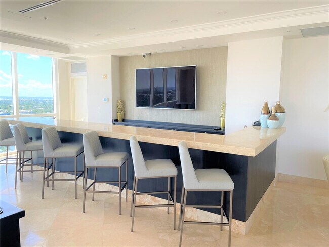 Building Photo - 511 SE 5 Ave