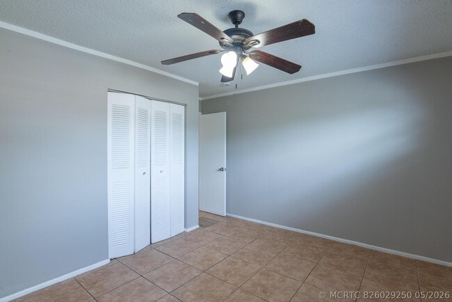 Building Photo - 1218 Giller Ave