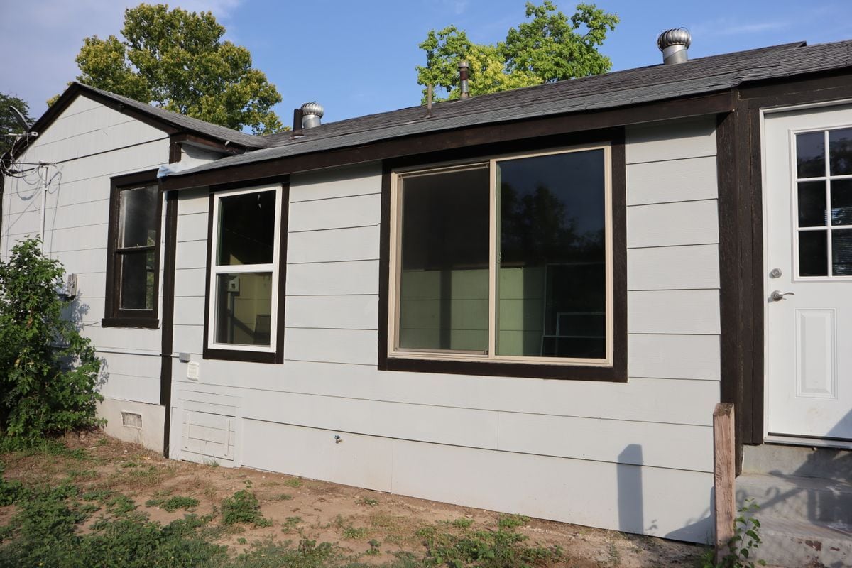 Building Photo - 203 Brooks Ave