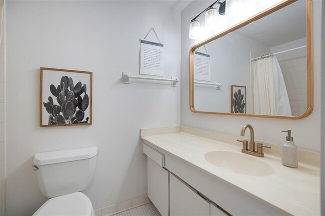 Building Photo - 6884 W Country Club Ln