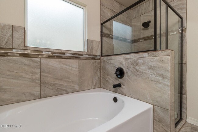 Building Photo - 13486 Doncaster St