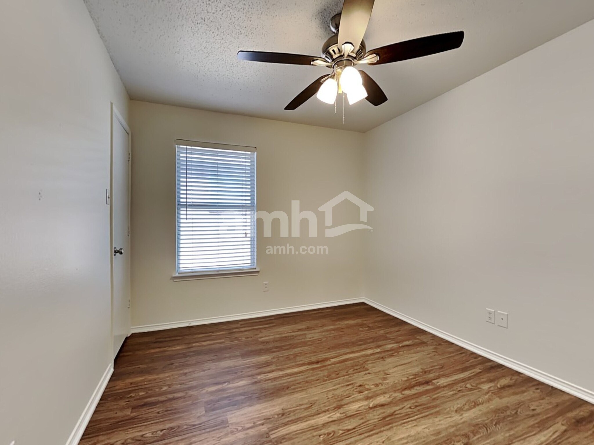 Building Photo - 302 Tioga Dr