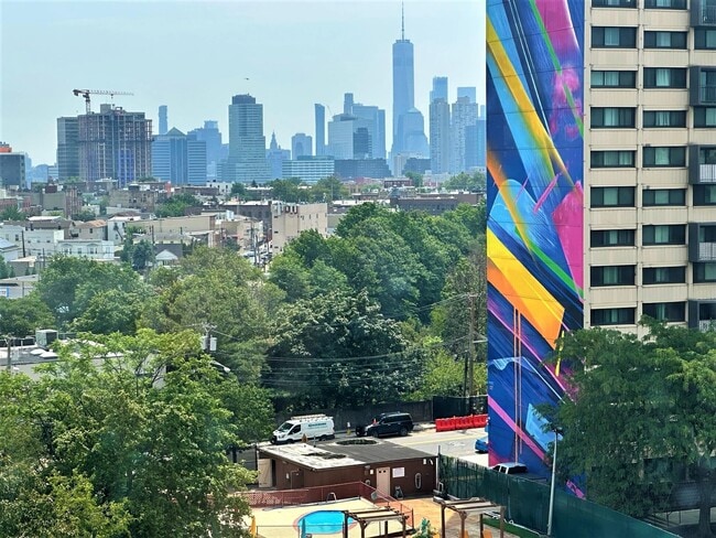 Building Photo - 201 St Pauls Ave