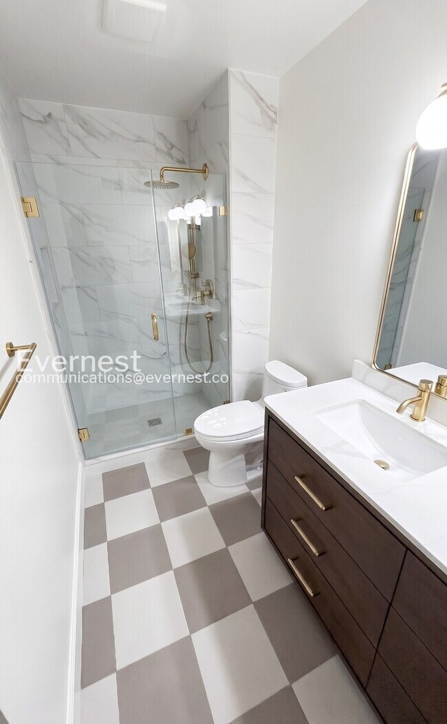 Building Photo - 4-Bed/2-Bath Home /Available Now!