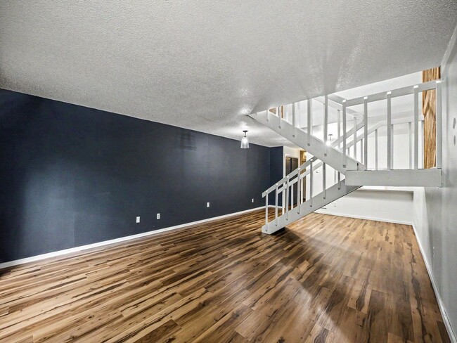 Building Photo - Spacious 2-Story Condo in a Quiet, Well-Located Community!