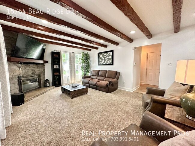 Building Photo - 15764 Beau Ridge Dr