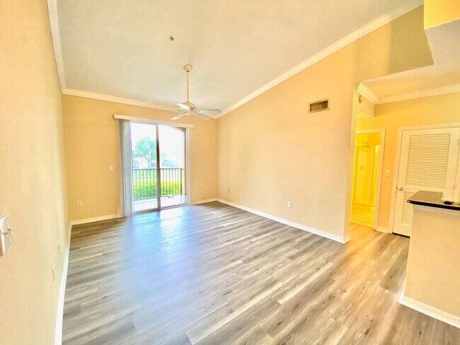 Building Photo - 15125 Michelangelo Blvd