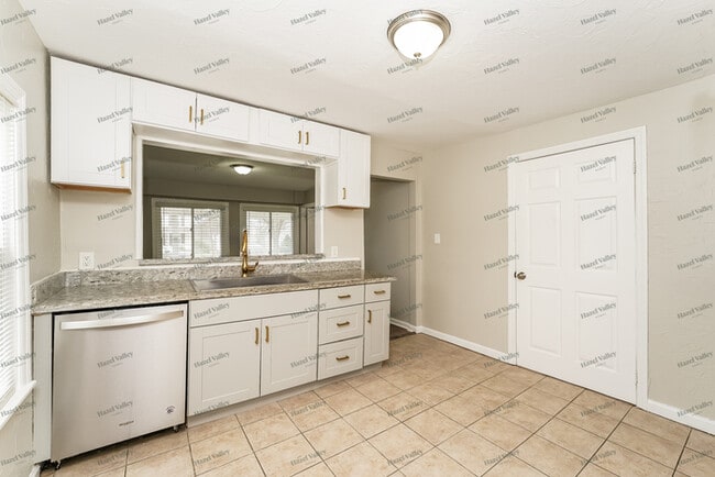 Building Photo - 43 Woodrow Ave