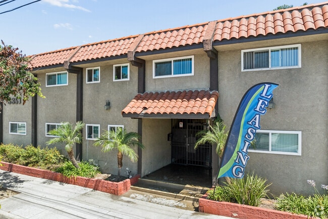 main page - Marine Bay Apartments