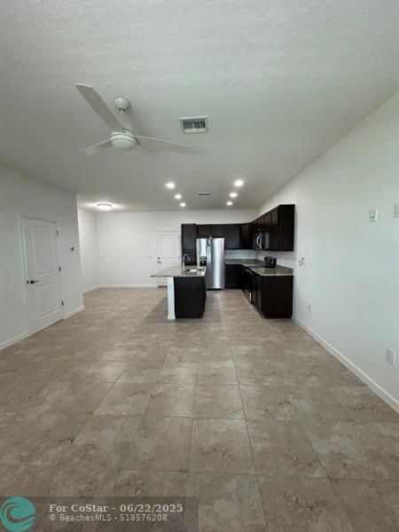 Building Photo - 4658 Longwood Lake Sq