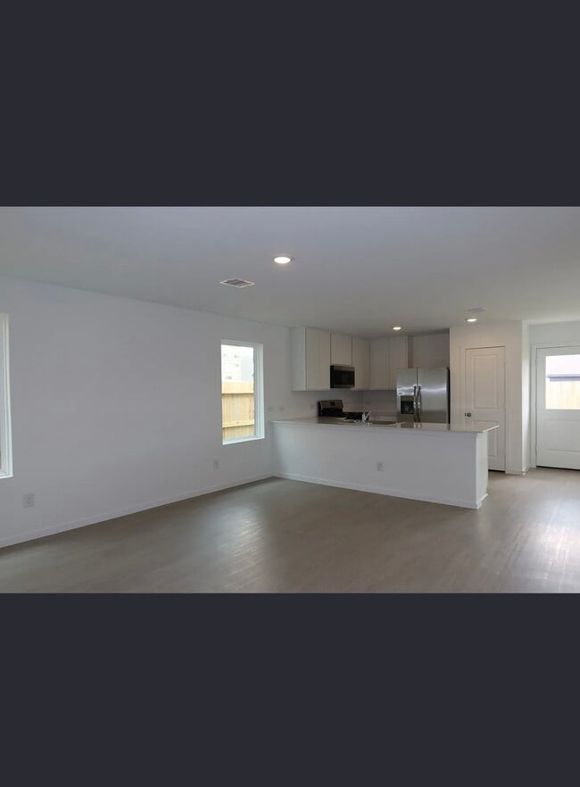 Building Photo - 5122 Red Drum Dr