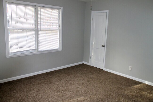 Building Photo - Luxurious Newly Renovated 3BR/2BA Haven with Private Parking - A Rare Market Gem