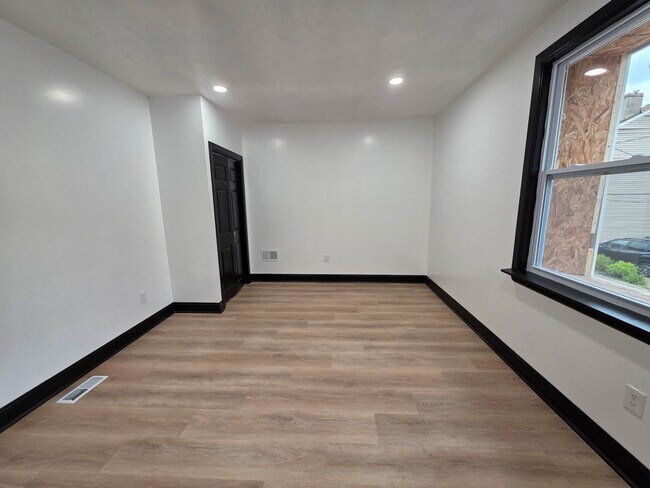 Building Photo - 1111 Freyburg St