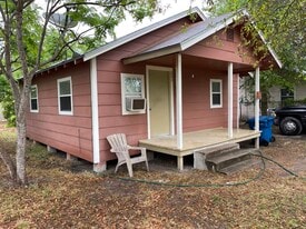 Building Photo - 224 Hugh St