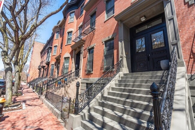 Building Photo - 17 Worcester Square