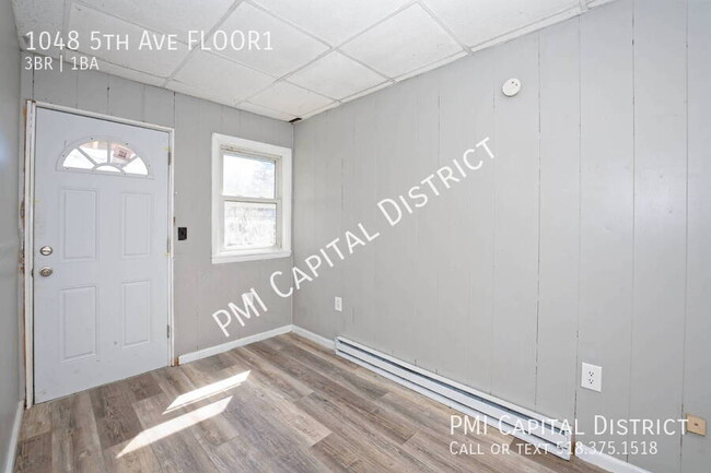 Building Photo - 1048 5th Ave