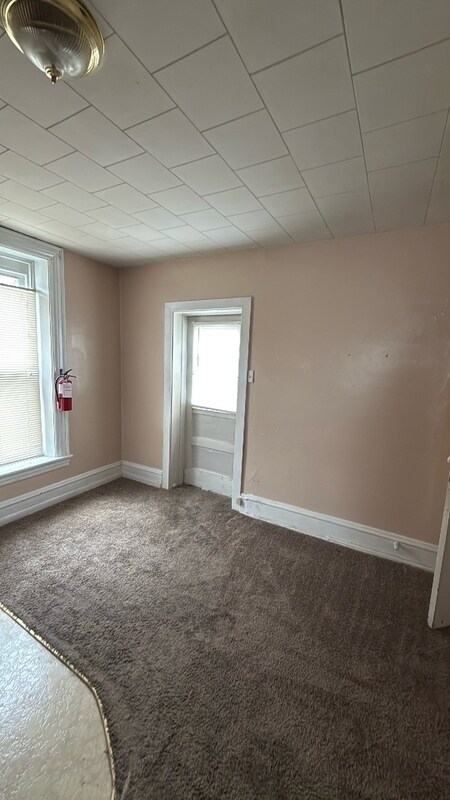 Primary Photo - 329 E Main St