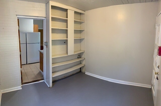 Building Photo - 332 S 43rd St