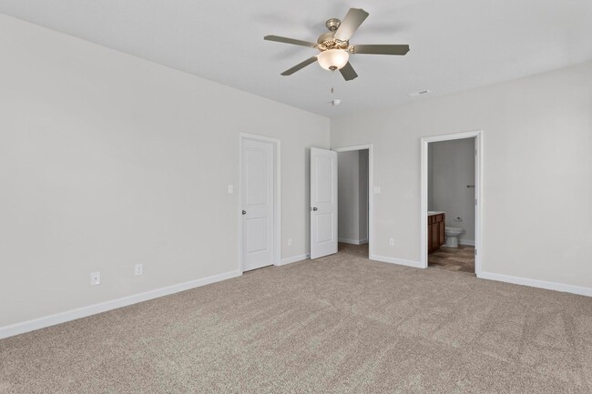 Building Photo - Townhome for Rent with Covered Patio!