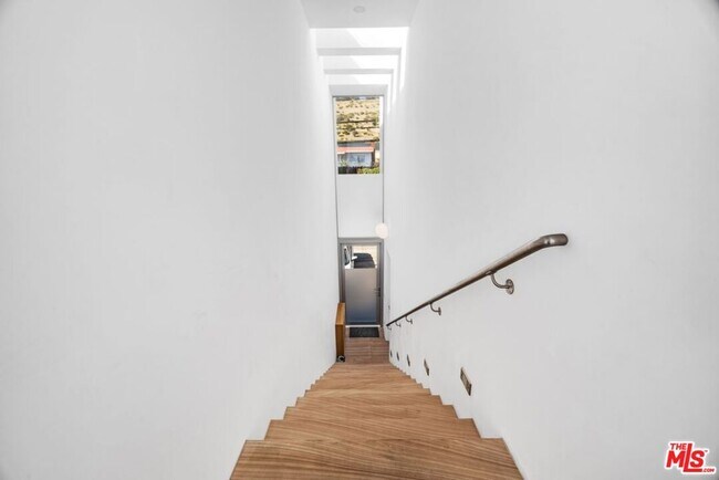 Building Photo - 25102 Malibu Rd