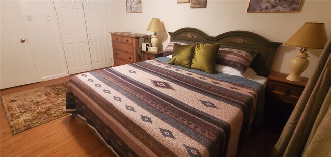 Building Photo - 17018 Water Oak Dr