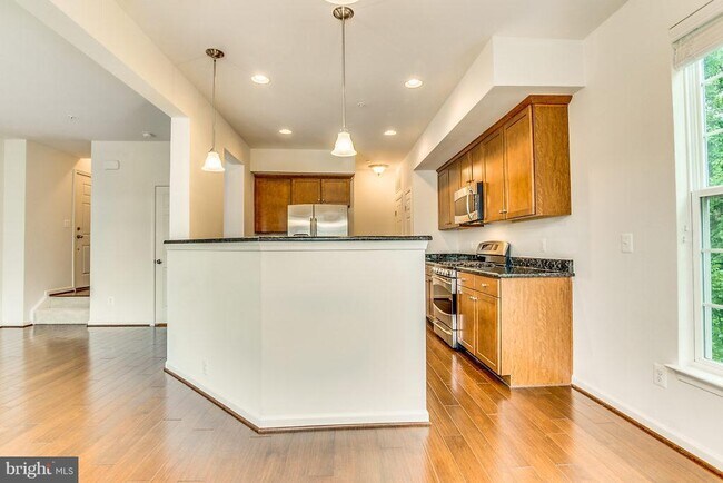 Building Photo - 45770 Winding Branch Terrace