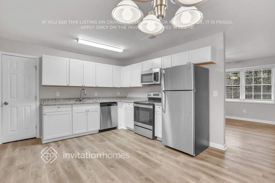 Building Photo - 2182 Chestnut Log Loop