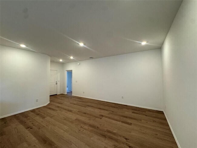 Building Photo - 10024 SW 38th St