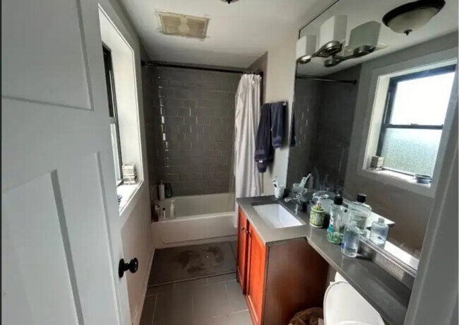 Building Photo - 550 Arlington-610