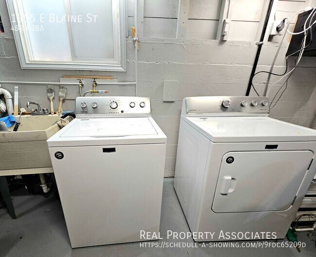 Building Photo - 1905 E Blaine St