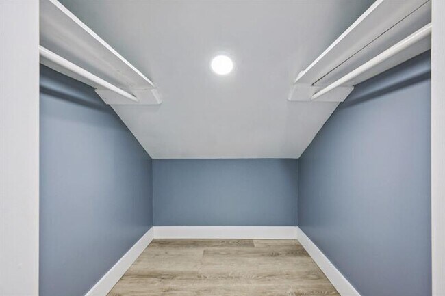 Building Photo - 1504 Hardin Ave