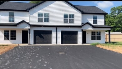 Building Photo - 229 Whispering Hills Blvd