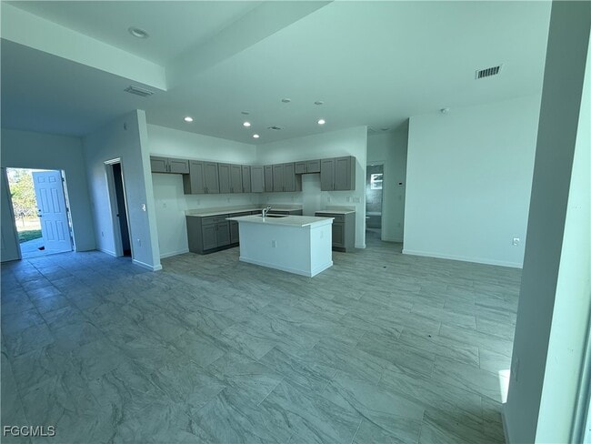 Building Photo - 1906 Vesper Ct