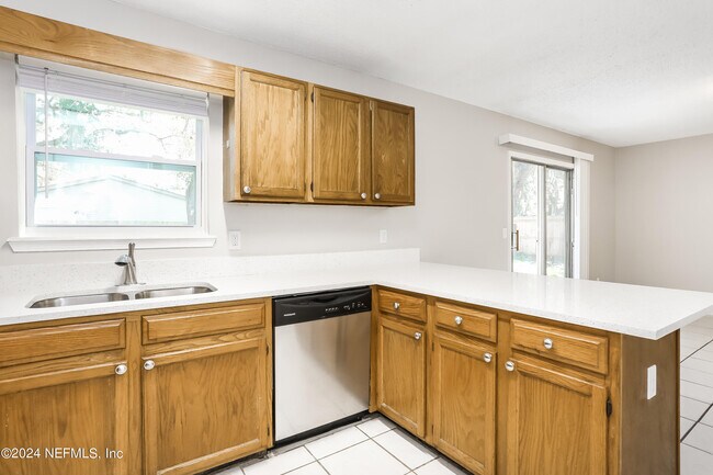 Building Photo - 2065 Chelwood Ct
