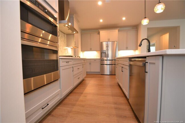 Building Photo - 544 Basin Hl Dr