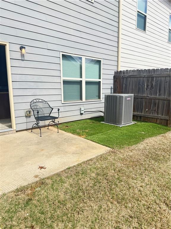 Building Photo - 183 Spring Way Square