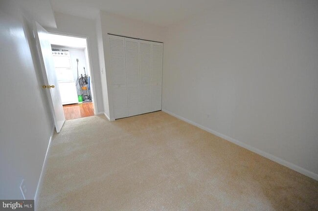 Building Photo - 2237 Castle Rock Square