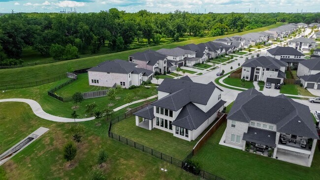 Building Photo - 4906 Tanyard Manor Dr