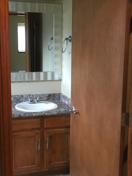 Building Photo - 4935 Granby Cir