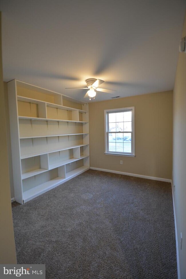 Building Photo - 1103 Laurel Ct