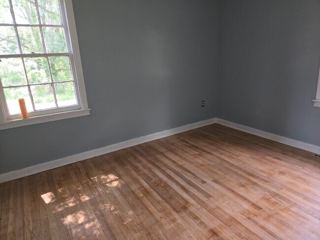 Building Photo - 422 Cooper Rd