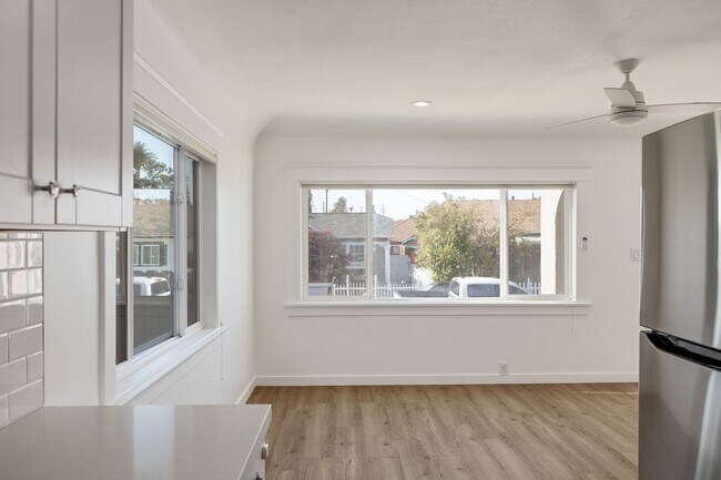Building Photo - 2216 Maricopa St