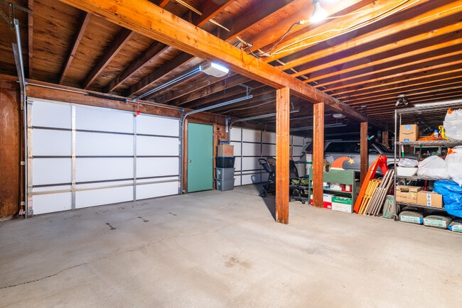Building Photo - 607 Avenue F