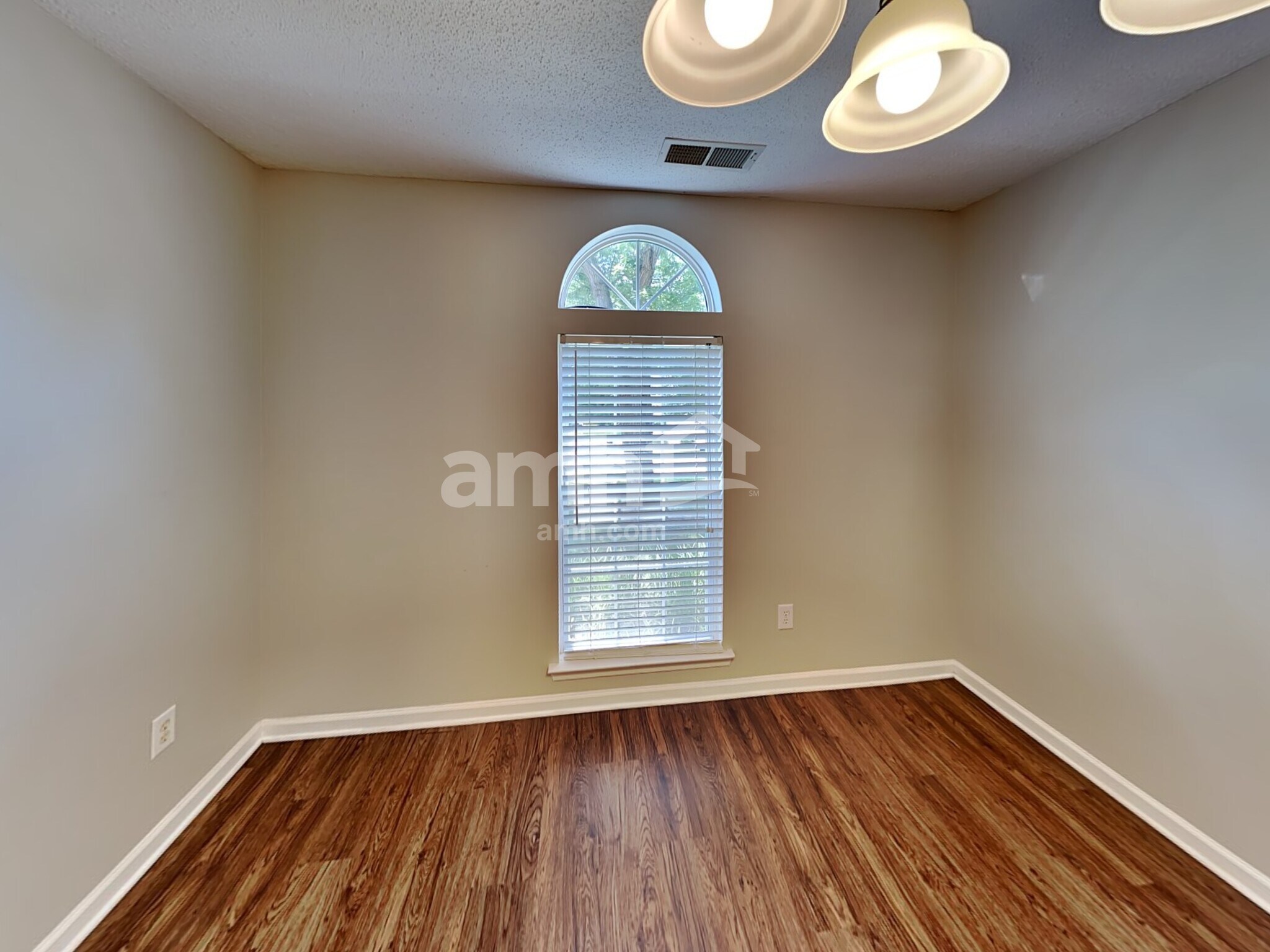 Building Photo - 1720 Silverberry Ct