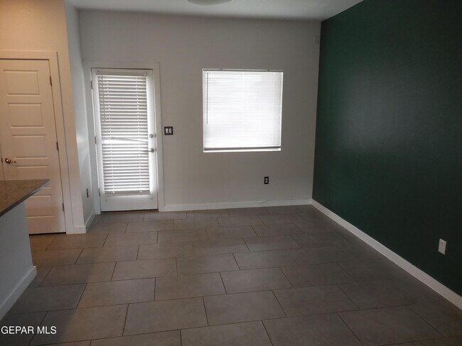 Building Photo - 12125 Mesquite River Dr