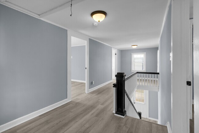 Building Photo - 522 Crawford St