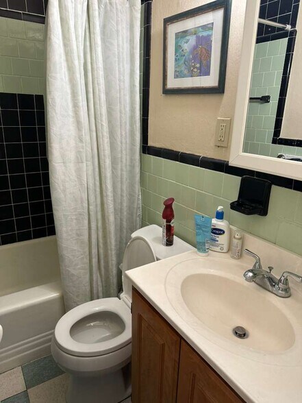 Building Photo - 12 Saint Paul St